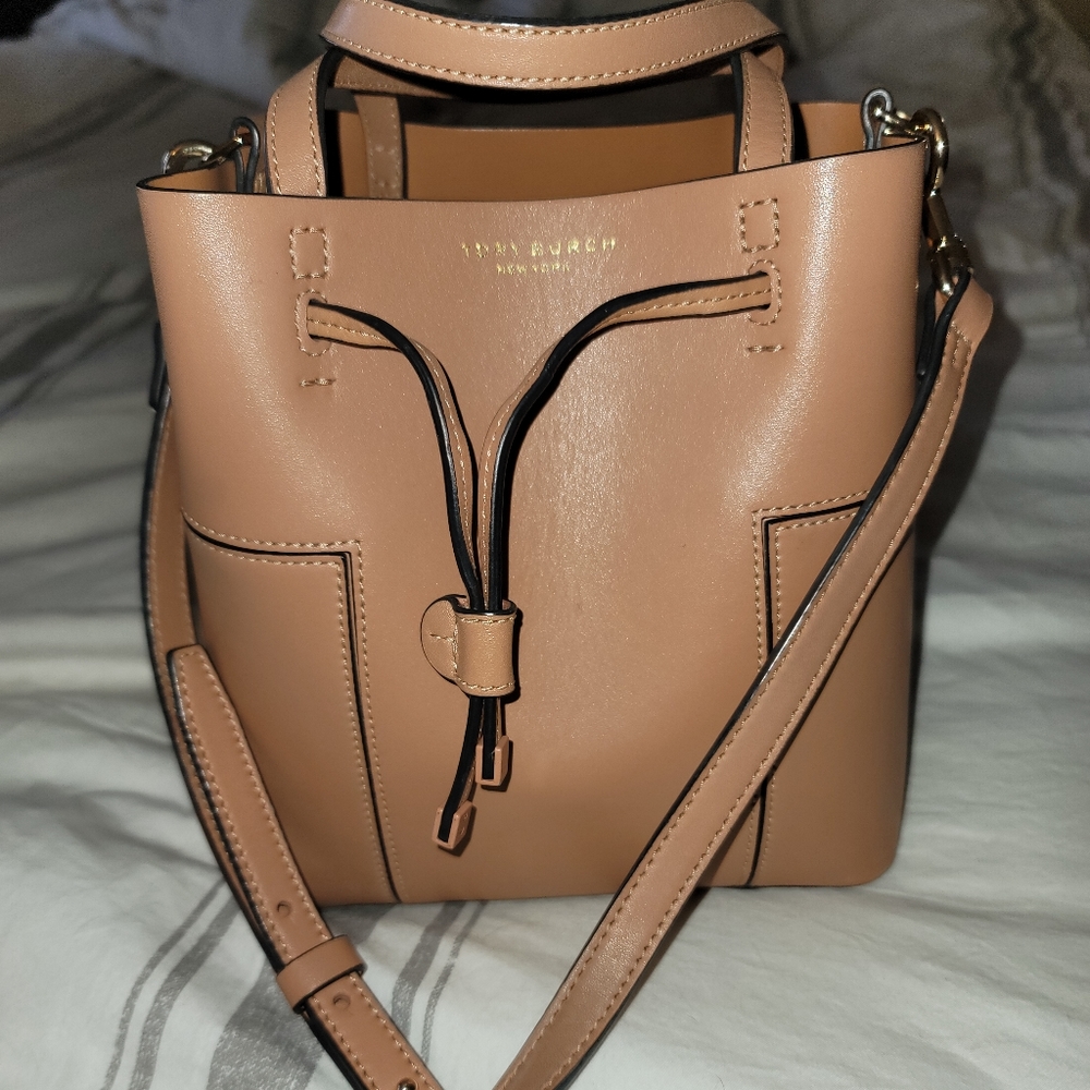 ToryBurch bucket block convertible small leather crossbody bucket bag